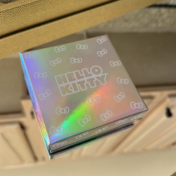 NWT Hello Kitty Earrings Set - Picture 10 of 10